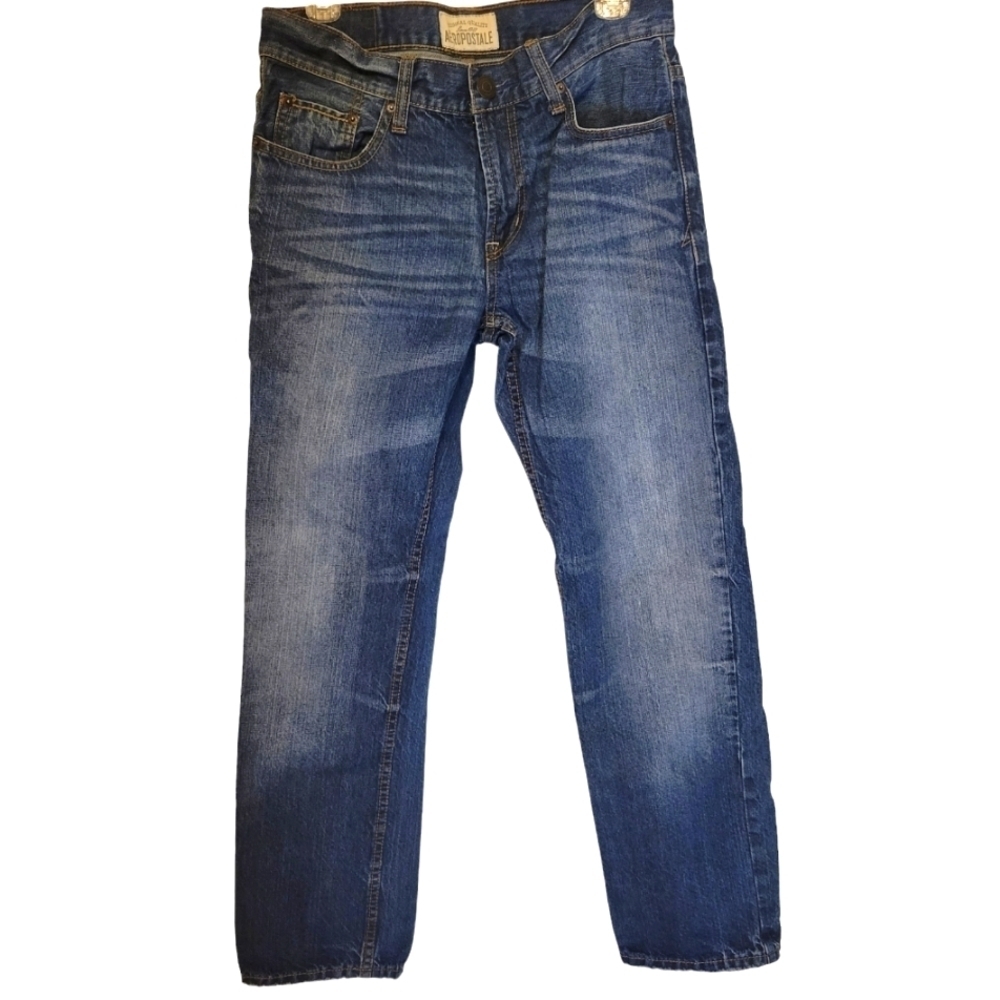 Aeropostal Men's Essex straight leg jeans.